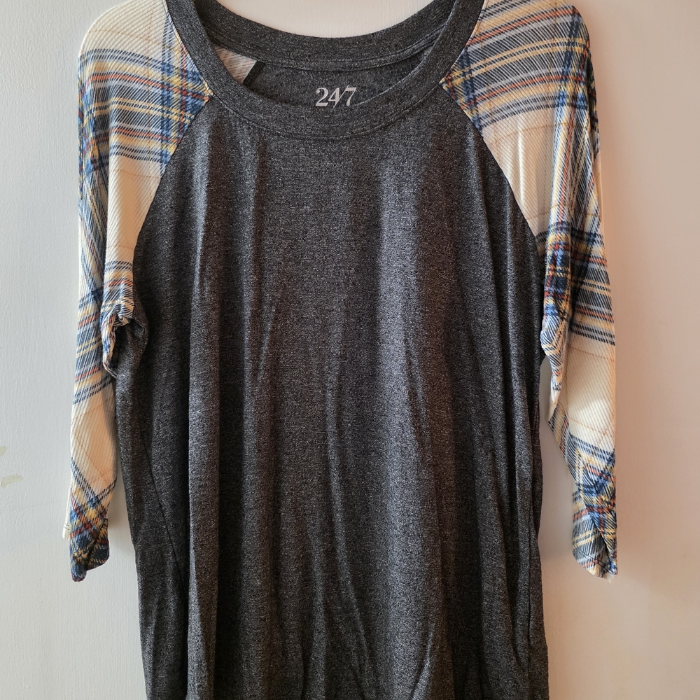 Maurices 24/7 Women's Charcoal and Plaid Raglan Tee